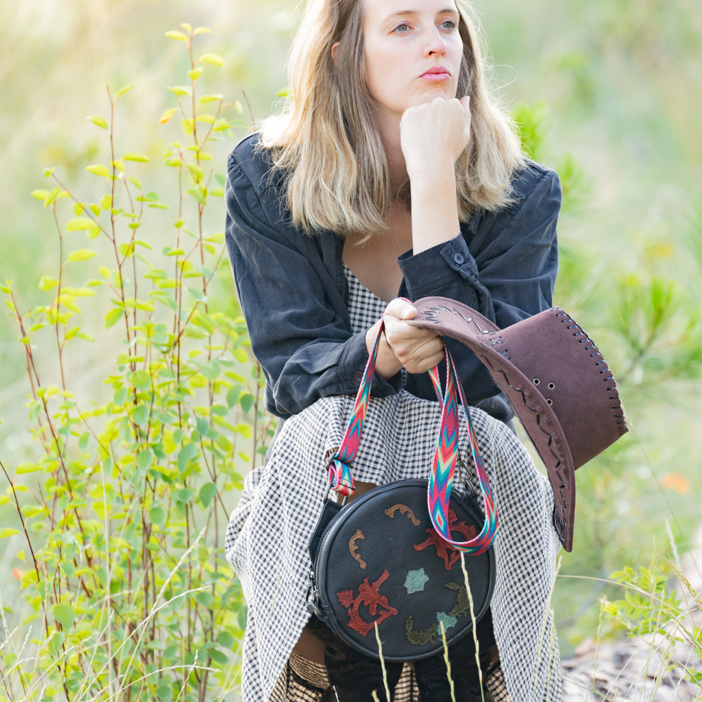 [CHARLIE] WESTERN ROUND CROSSBODY | Dallas Collection