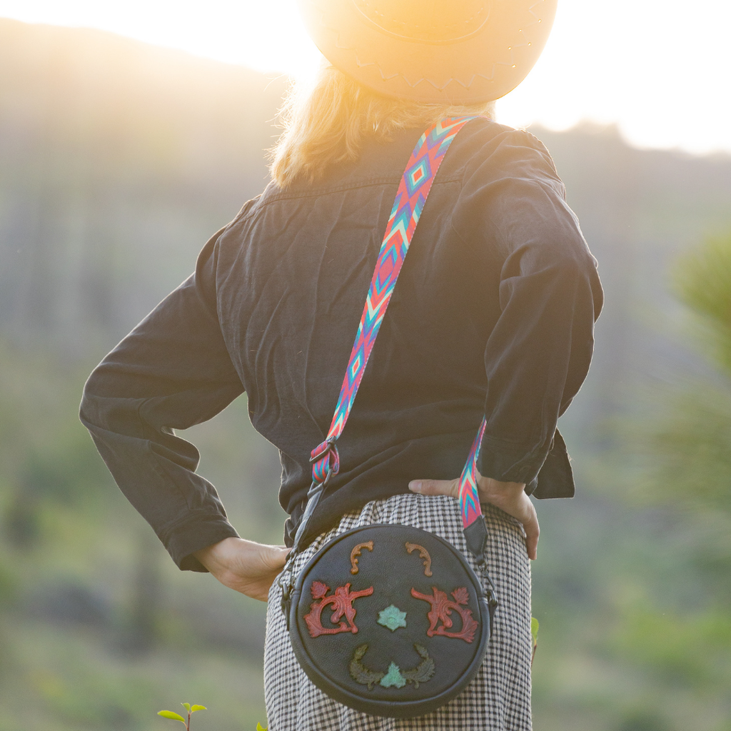 [CHARLIE] WESTERN ROUND CROSSBODY | Dallas Collection